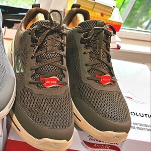 Brand New Men's Sketchers Size 12 Arch Bought Wrong Size